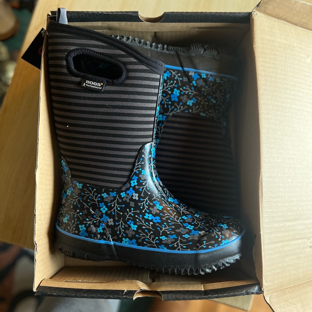 Floral Bogs Women’s Size 8